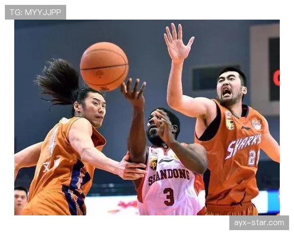 封盖犯规如何判定？从NBA和CBA的规则差异到实战运用